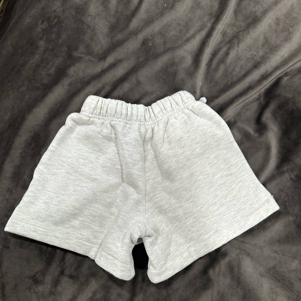 Essentials Fear of God Gray Shorts - Picture 2 of 2
